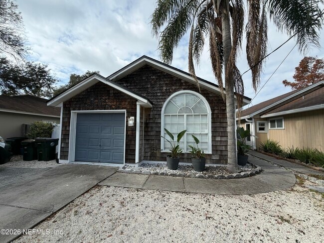 Building Photo - 286 Main St