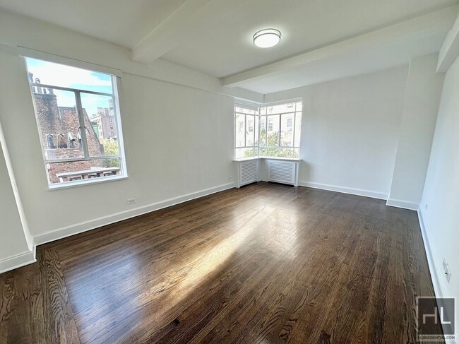 Photo - FIFTH AVENUE Unit 3E