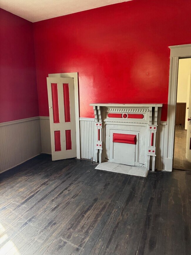 Photo - 3 bd 1 ba dowtown town Gadsden