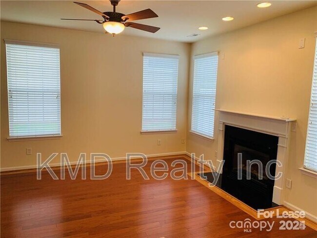 Photo - 7549 Bluff Point Ln