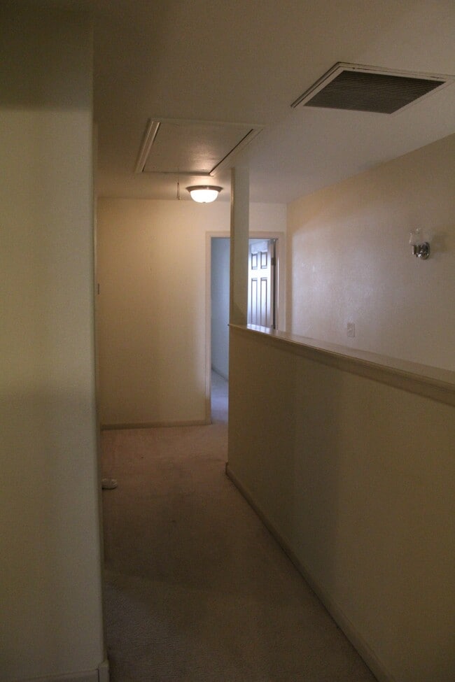 Building Photo - 460 Yarrow Cir Rental