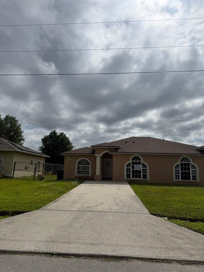 Photo - 756 Camel Ct