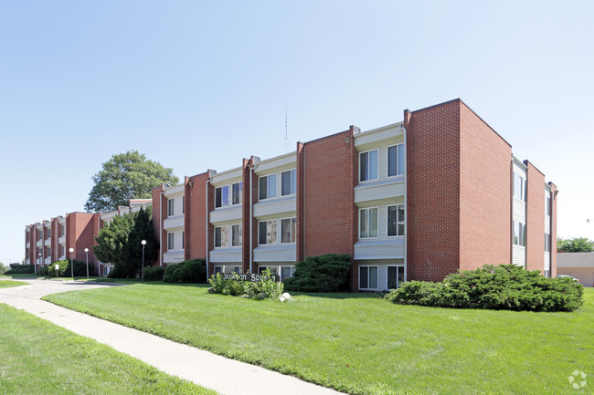 Jackson Square Apartments - Jackson Square Apartments