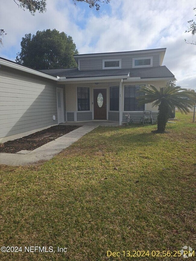 Building Photo - Cute and cozy home in Orange Park