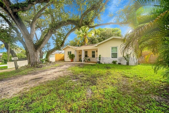Building Photo - 4540 SW 26th Terrace Rental