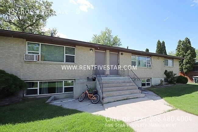 Building Photo - 397 Roosevelt Ave Unit B