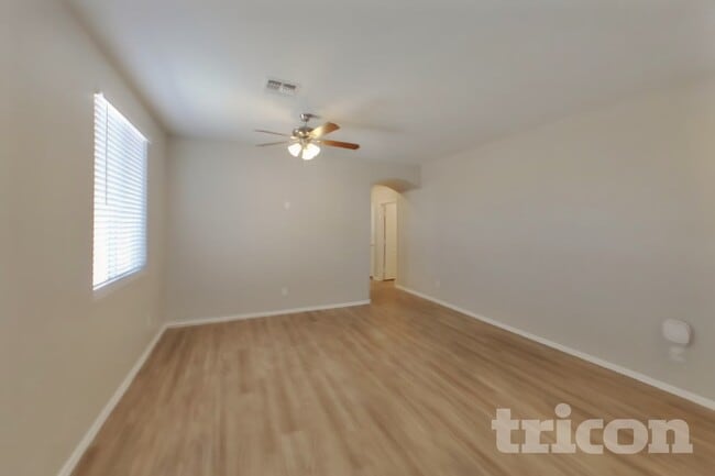 Photo - 17307 W Monroe St