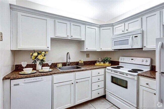 Building Photo - 800 NW Fork Rd Unit 4-12 Rental