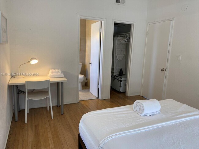 Photo - 1011 9th St Unit 8