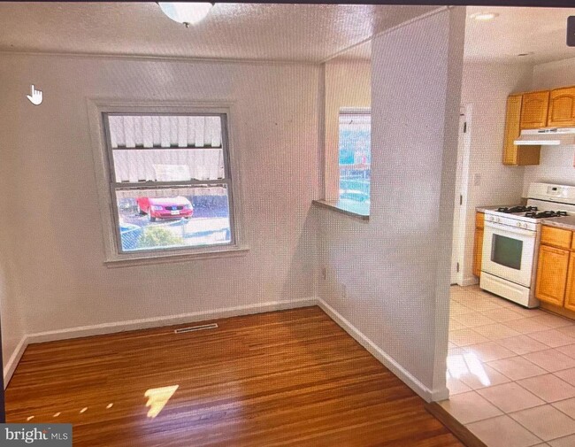 Photo - 3208 Mitchell St