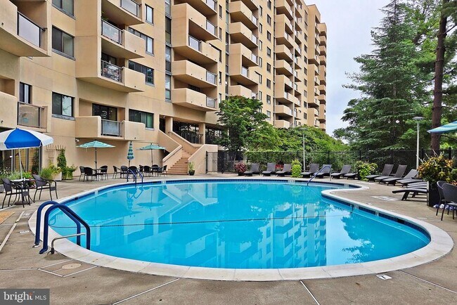 Photo - 1101 S Arlington Ridge Rd Unit 216