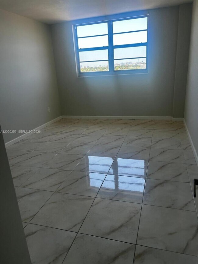 Photo - 16400 NE 17th Ave Unit 603