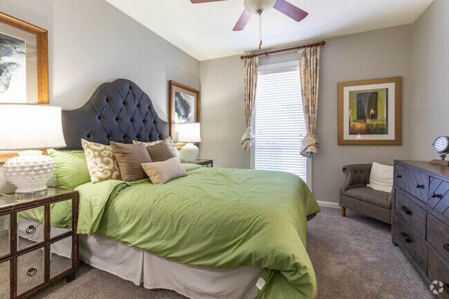 1HAB, 1BA - 475SF - The Quinn at Westchase