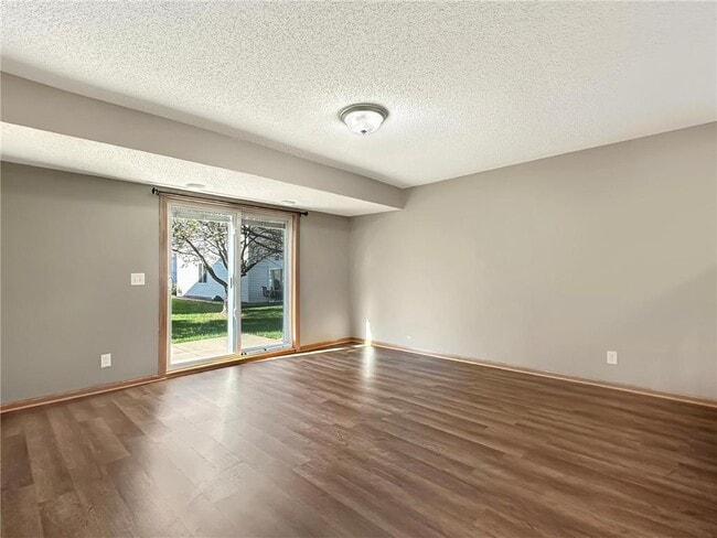 Photo - 1556 Chartreux Ave Casa Adosada