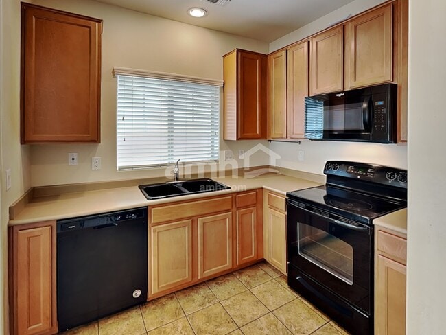 Photo - 4740 E Redfield Rd