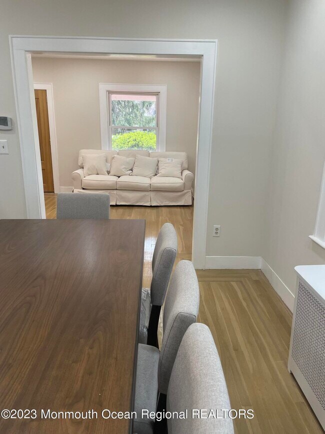 Photo - 215 Elmwood Rd