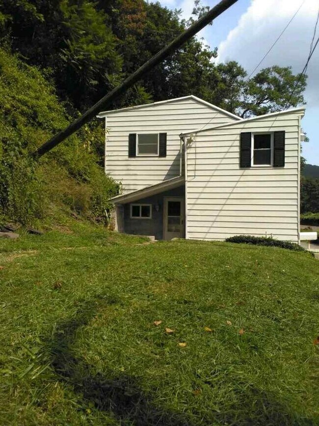 Photo - 966 S Centre St