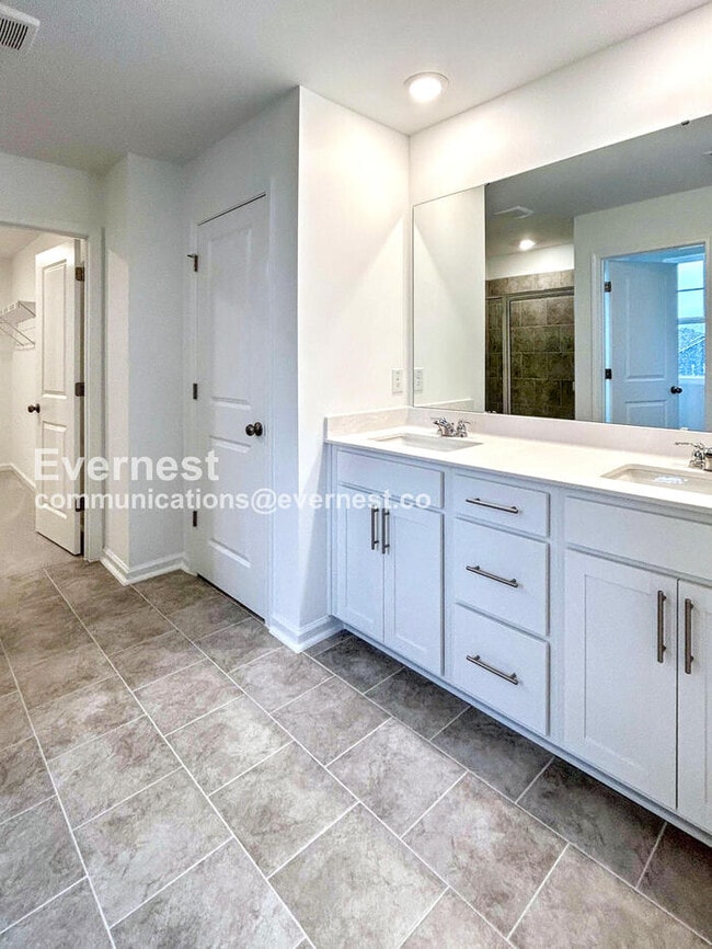 Photo - 44 Regal Gdns Ct