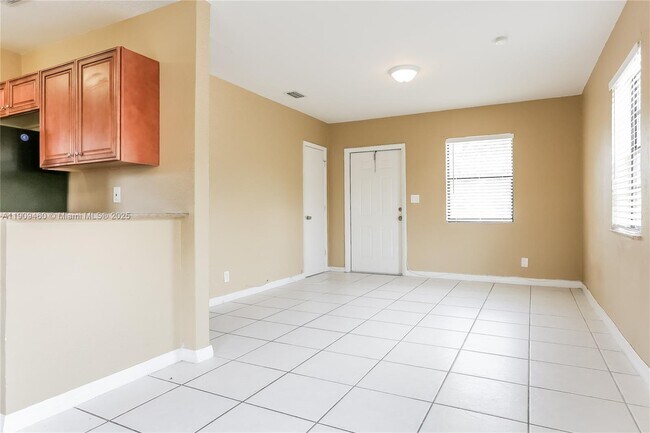 Photo - 1531 NW 12th Ct