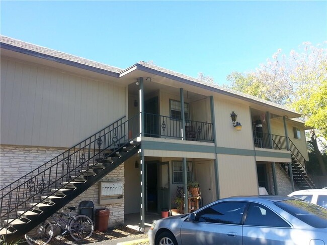 Photo - 312 E 43rd St Apartment Unit 202