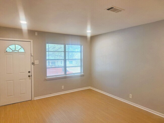 Photo - 7204 Karen Dr