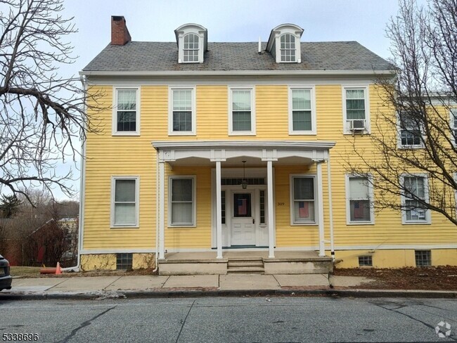 Building Photo - 309 Front St Rental