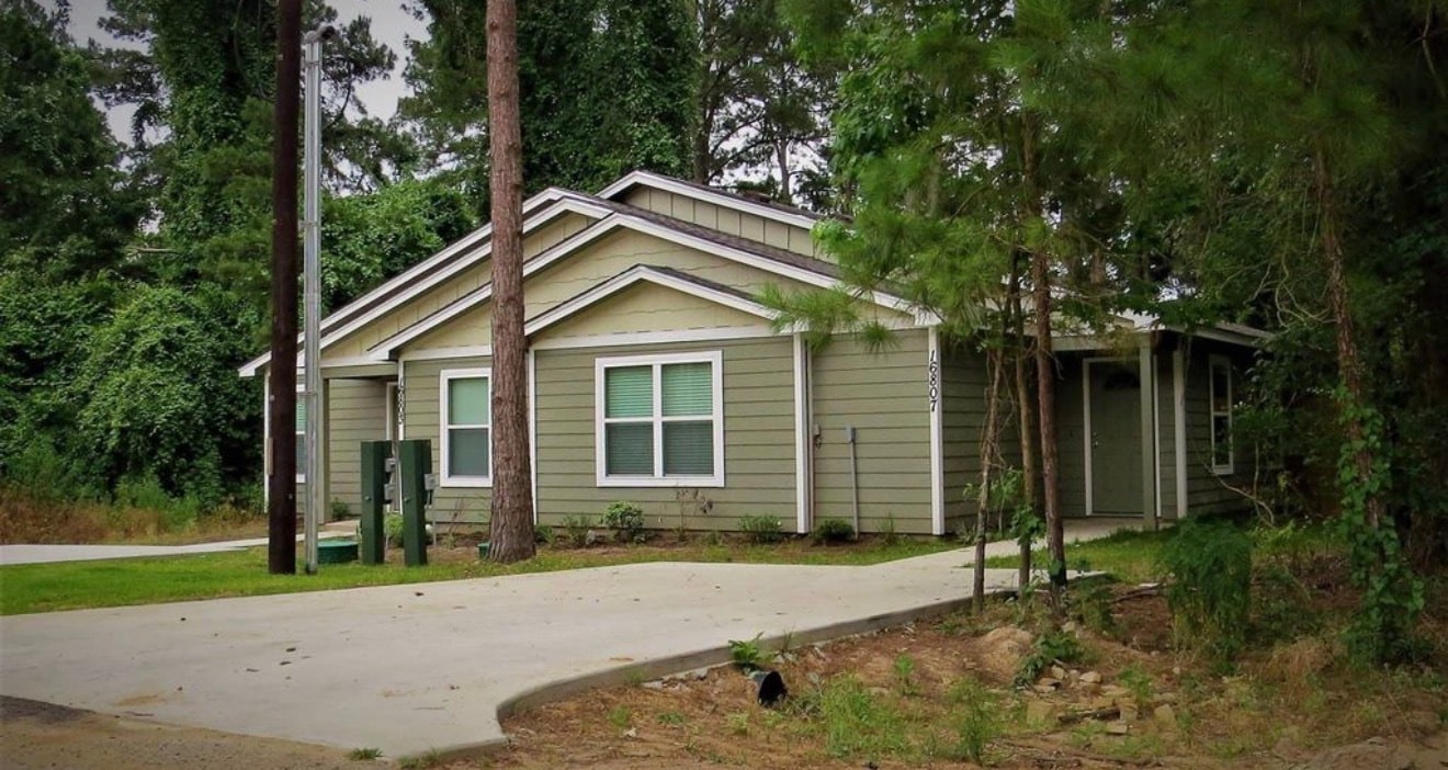 Photo - 16807 Crestmont