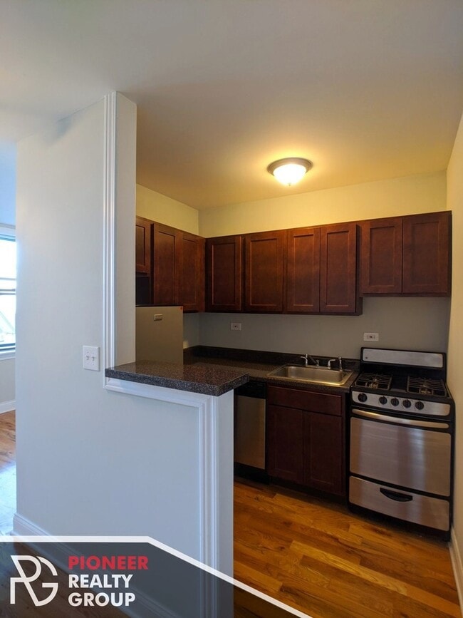 812 W Diversey Pky Unit 4