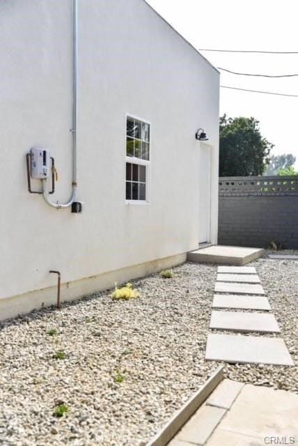 10808 Sarah St