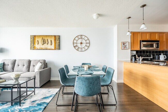 Photo - 18 Yonge St Unit ID1345753P