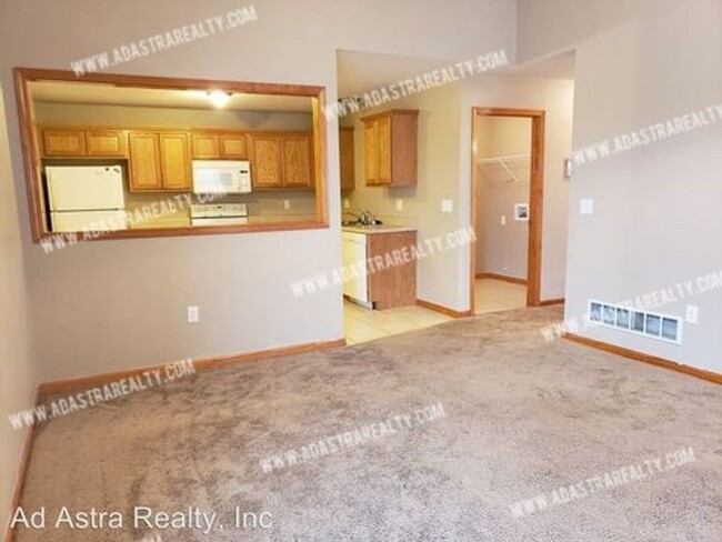 Photo - Beautiful Ranch Duplex in Edgerton-Availab... House