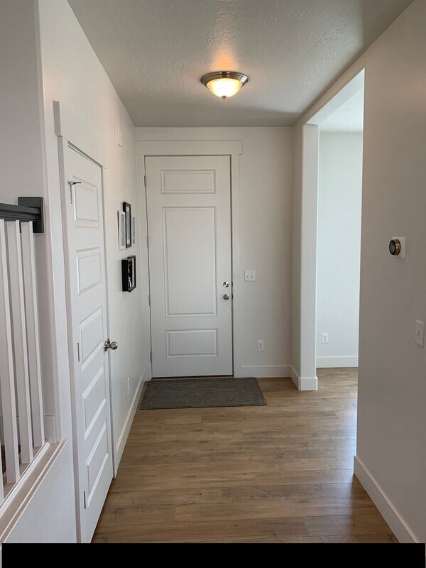 Photo - 70 N Geneva Rd