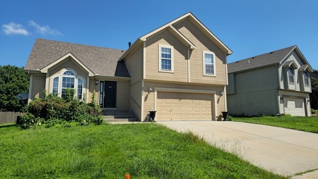 COMING SOON!! HUGE Northland 4 Bed 2.5 Bat... - COMING SOON!! HUGE Northland 4 Bed 2.5 Bat...