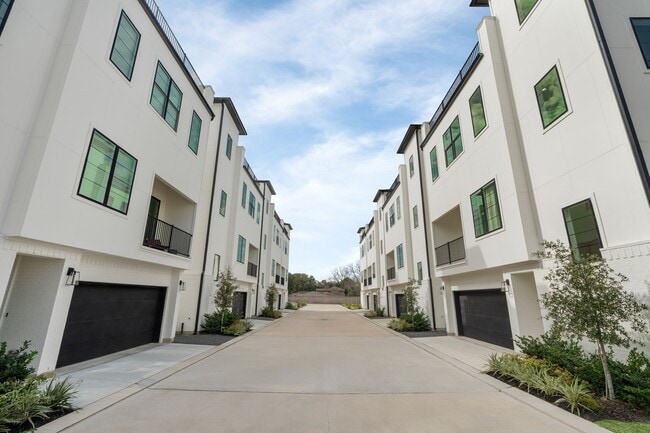 Photo - 8709 Ojeman Villas Dr