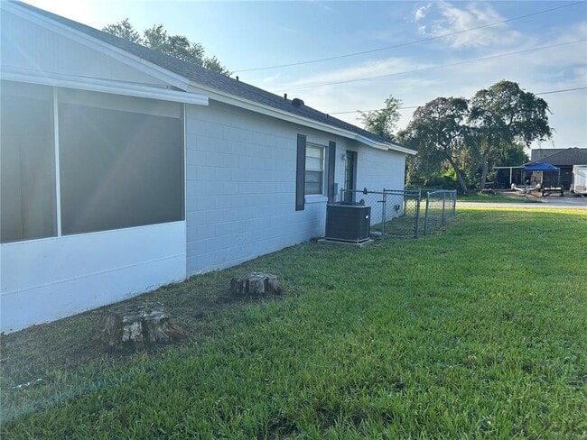 Photo - 1450 Agatha Dr