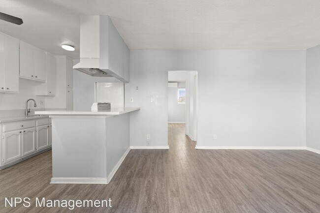 Photo - 2 br, 1 bath Apartment - 927 Daisy Avenue ...