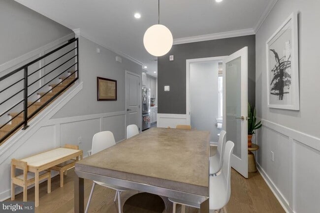 Photo - 2136 Pemberton St