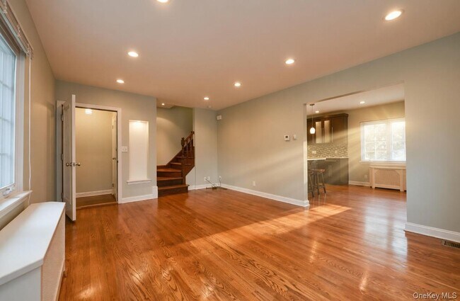 Photo - 58-47 215th St