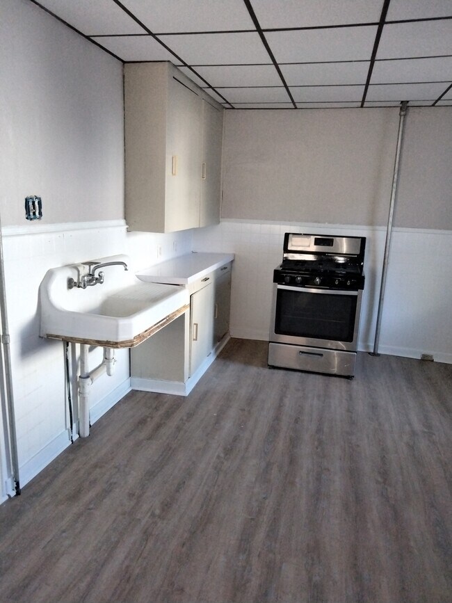 Photo - 415 Maple St Unit A