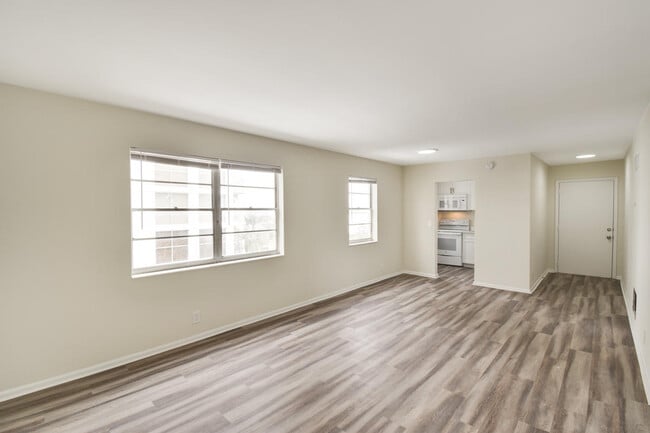Photo - 3907 S Flagler Dr Apartment Unit 404