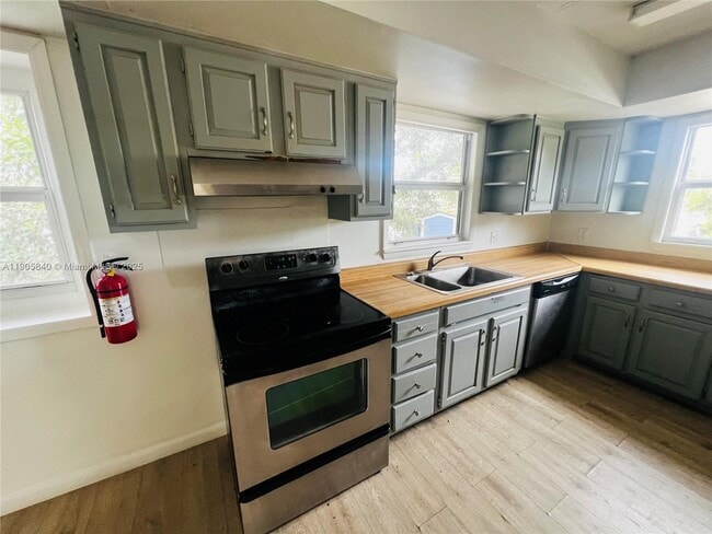 Photo - 2655 SE Carroll St Unit 8