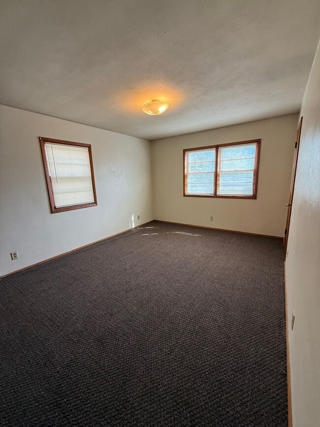 Photo - 739 Ave C