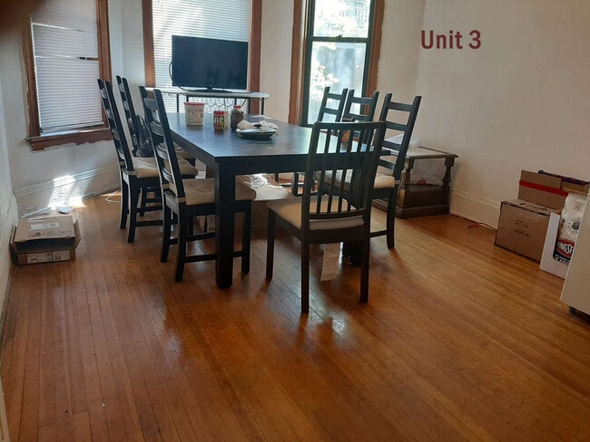 Building Photo - 1415 E 52nd St Unit 3 - Rooms for Rent