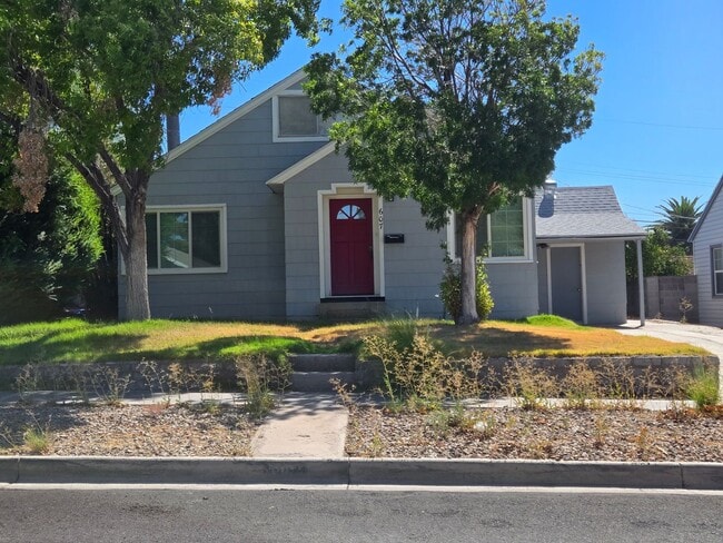 Photo - 607 Avenue G
