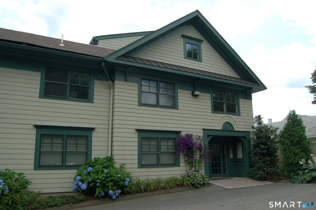365 Westport Ave Unit 1G