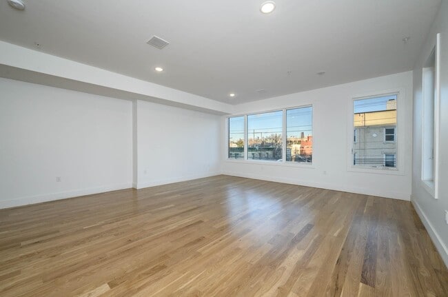 Photo - 1707 Palisade Ave Unit 3