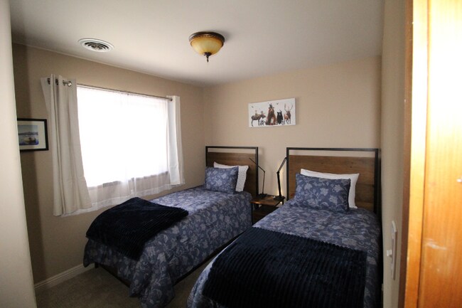 Photo - 807 Jeffrey Ct