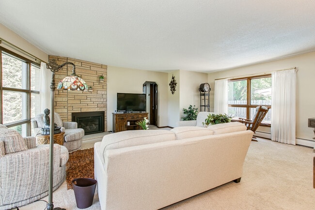 Photo - 3300 Lee Ave N
