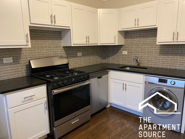 Photo - 915 W Waveland Ave Apartment Unit 3