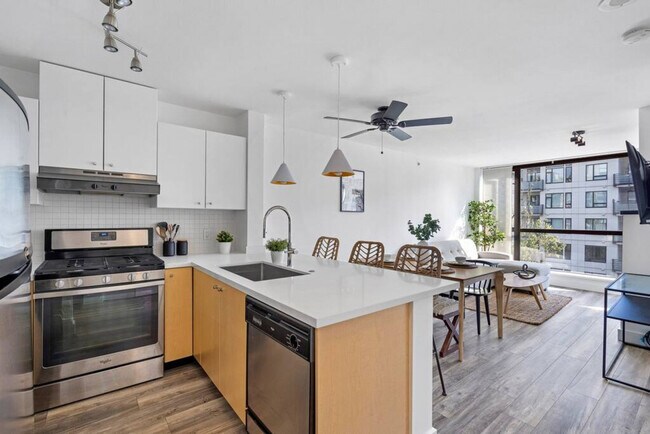 Photo - 124 W 1st St Unit ID1051810P